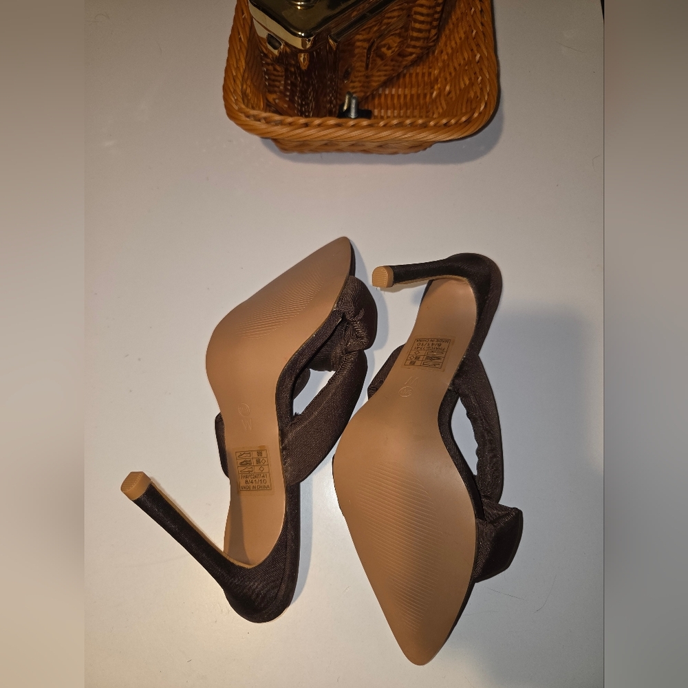 Boohoo Dark Brown/Chocolate Knotted Heels/Mules NWOT Size 8 - Picture 10 of 10